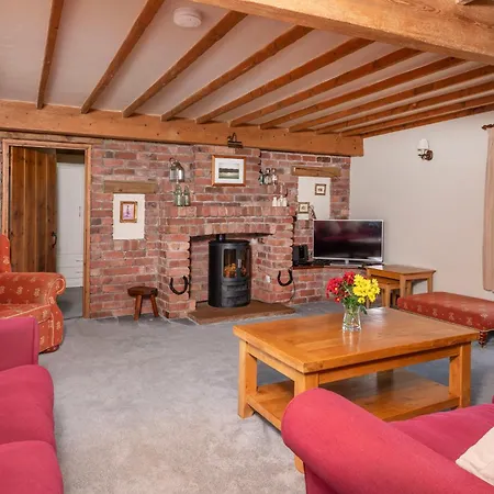 Дом отдыха Saddleback Barn *